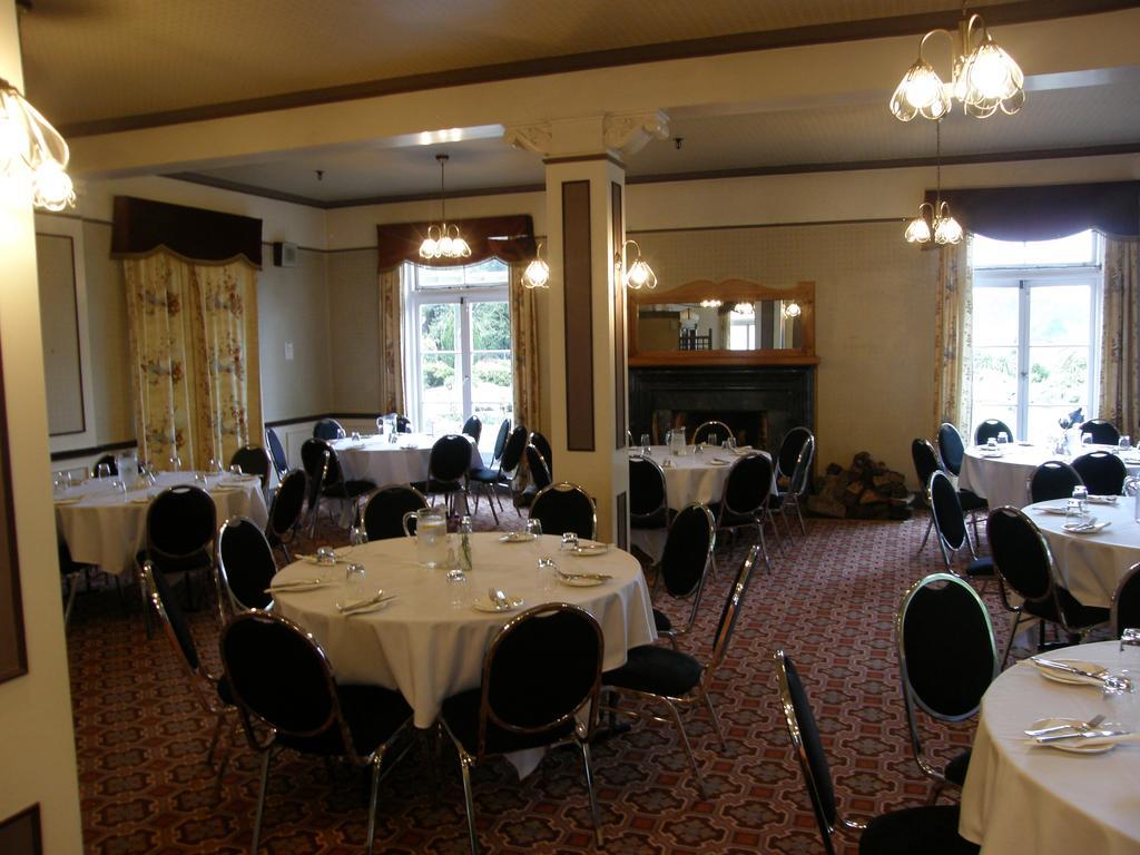Waitomo Caves Hotel Exterior photo