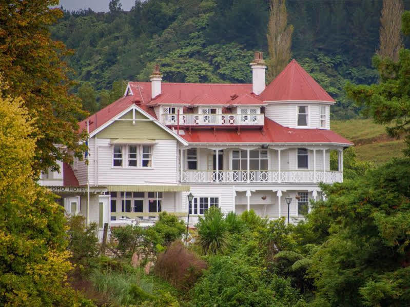 Waitomo Caves Hotel Exterior photo