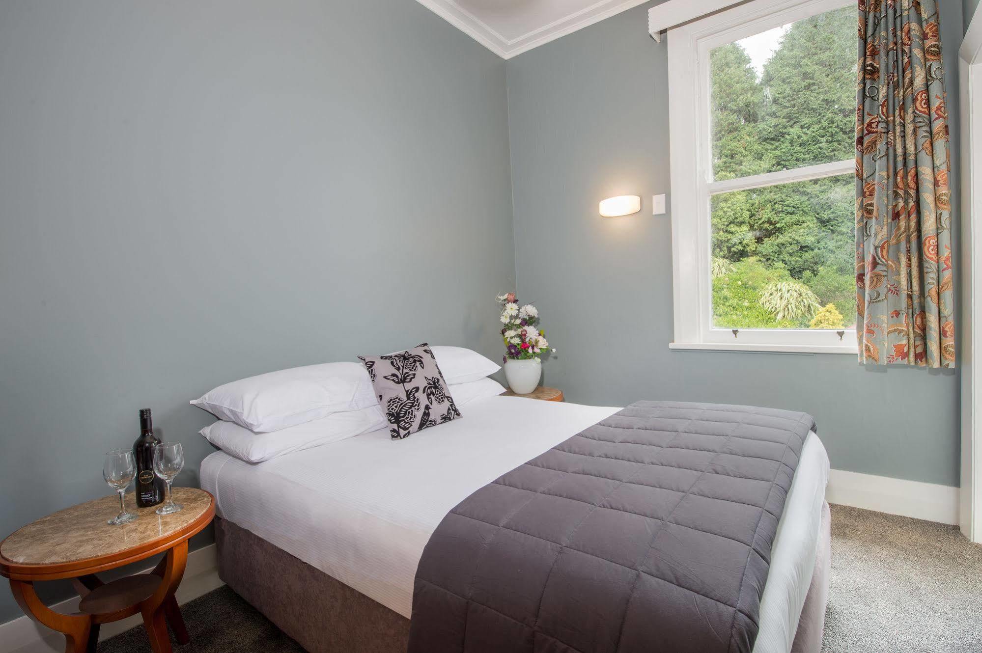 Waitomo Caves Hotel Exterior photo
