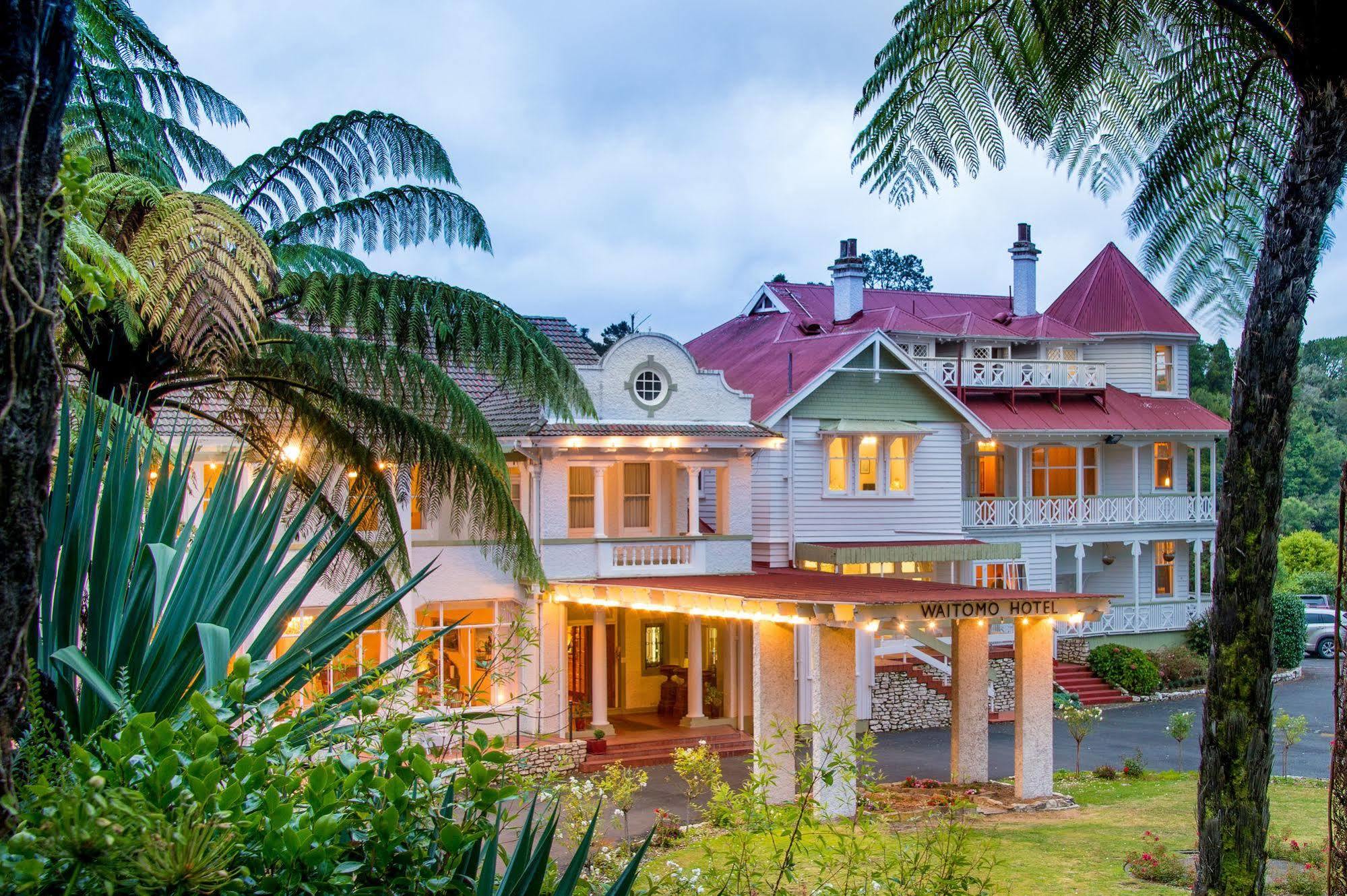 Waitomo Caves Hotel Exterior photo